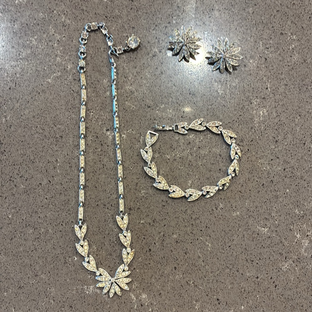 Elegant Vintage Silver Floral Jewelry Set